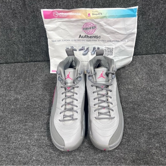Nike Air Jordan 12 Retro Wolf Grey Vivid Pink 510815-029 GS Sz 5Y - Picture 2 of 13